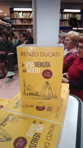 foto presentazione di Renzo Ducati. - Bookstore